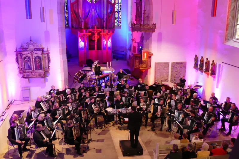 Konzert Sinfonisches Akkordeonorchester mit Solovioline