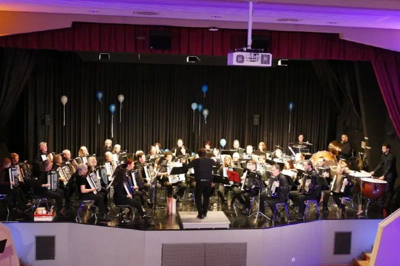 Auftritt beider Orchester